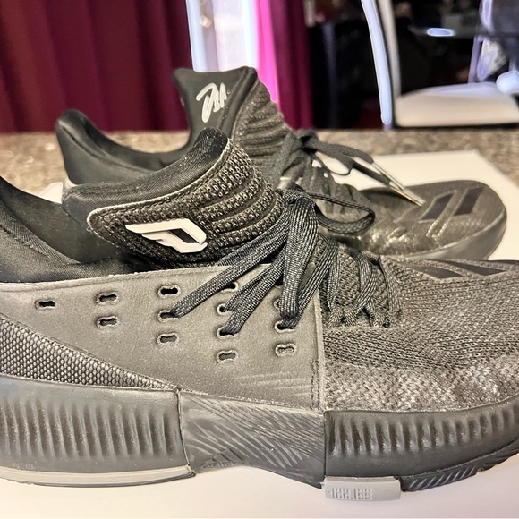 Adidas Men’s Size 7.5 - Picture 4 of 8